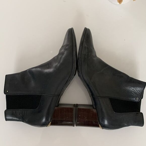 Calvin Klein Black Leather Stacked Heel Ankle Booties Size 9 - Picture 6 of 10